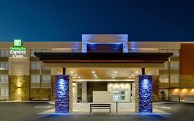 Holiday Inn Express Suites Wapakoneta